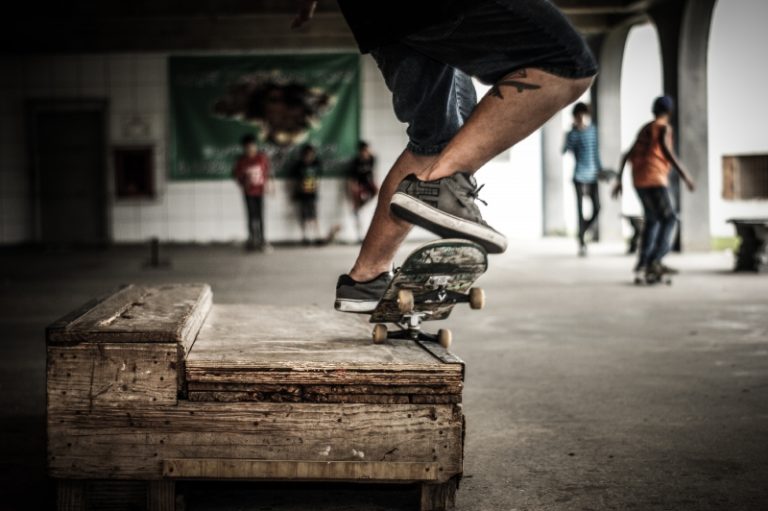 Devostock images libres de droit sport skate board